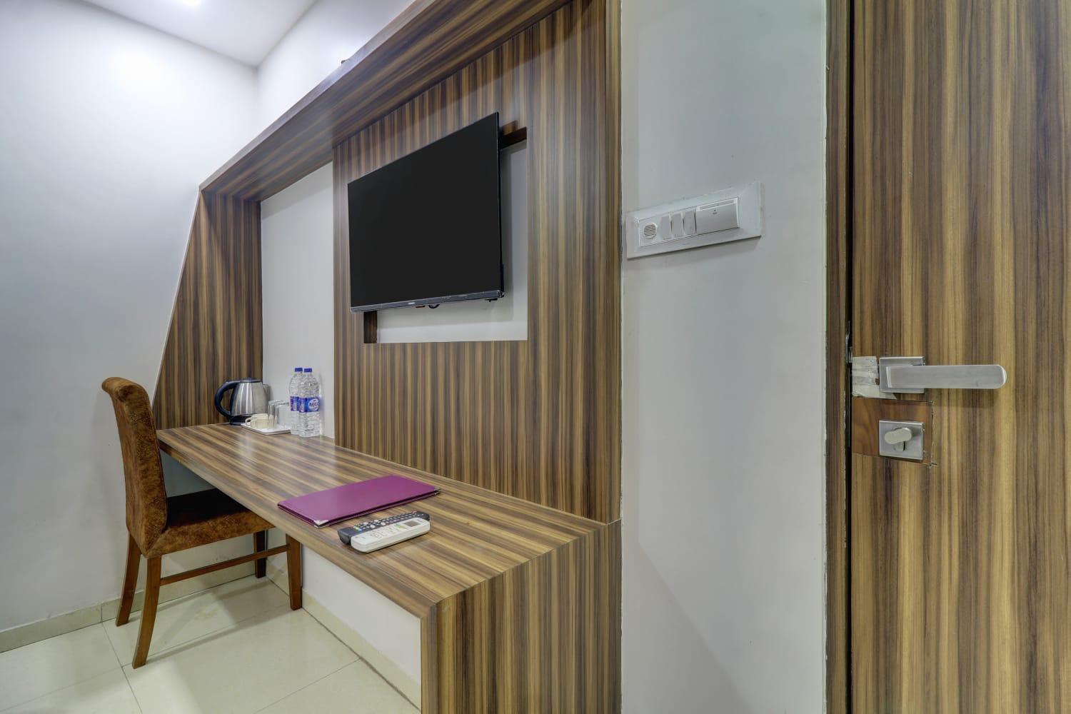 Hotel Blue Terminal Mumbai  Buitenkant foto