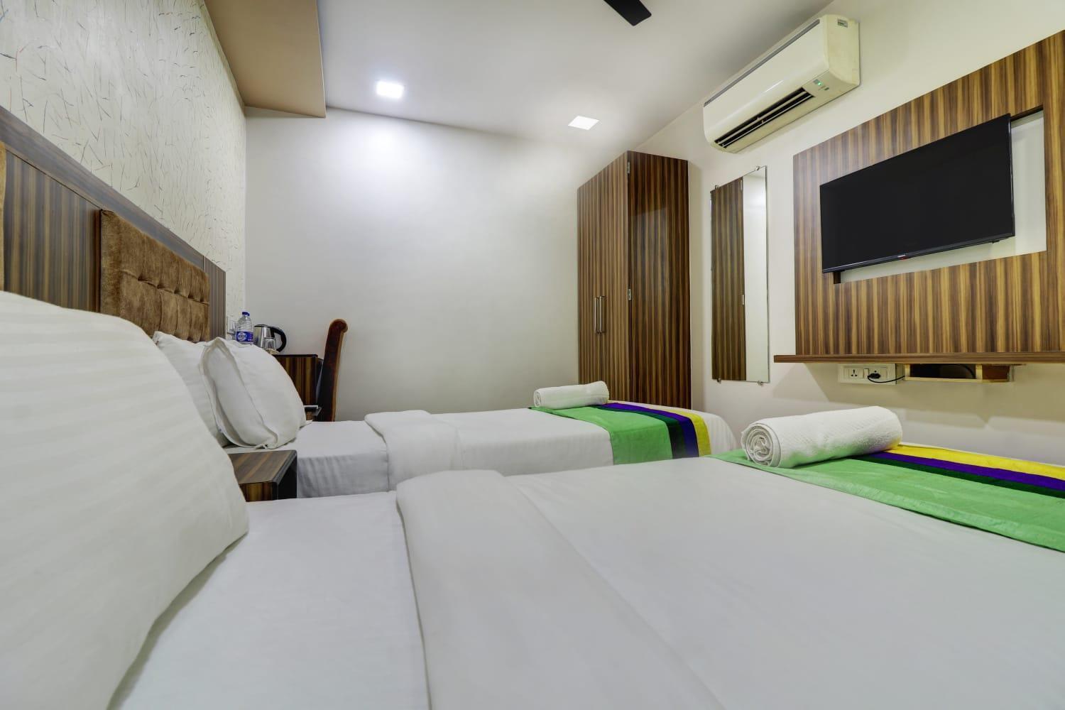 Hotel Blue Terminal Mumbai  Buitenkant foto